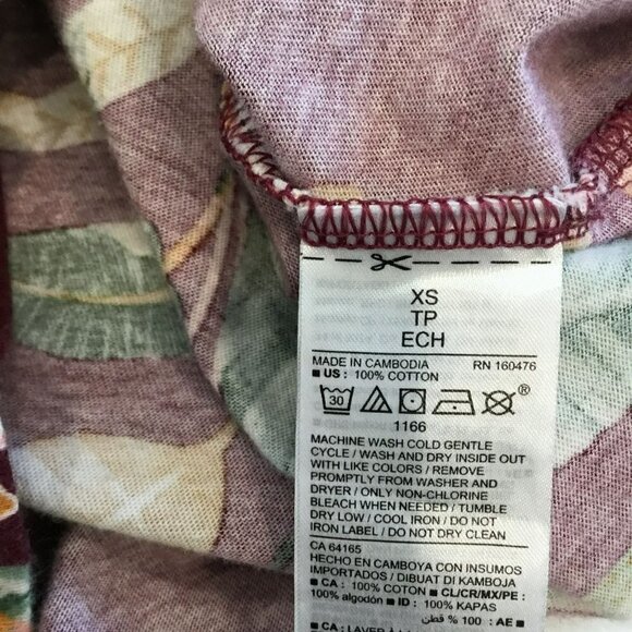 Old Navy Everywear Tank Top Sleeveless in Tropical Burgundy Floral Women's Sz XS - Picture 8 of 9